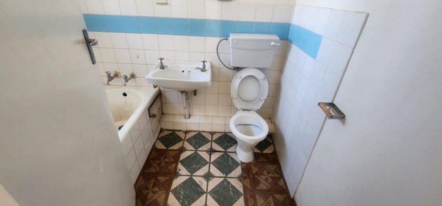 1 Bedroom Property for Sale in Yeoville Gauteng