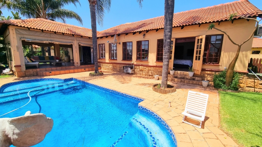 4 Bedroom Property for Sale in Noordwyk Gauteng