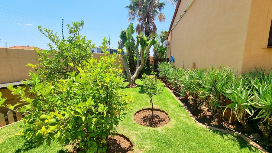 4 Bedroom Property for Sale in Noordwyk Gauteng