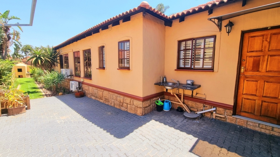 4 Bedroom Property for Sale in Noordwyk Gauteng