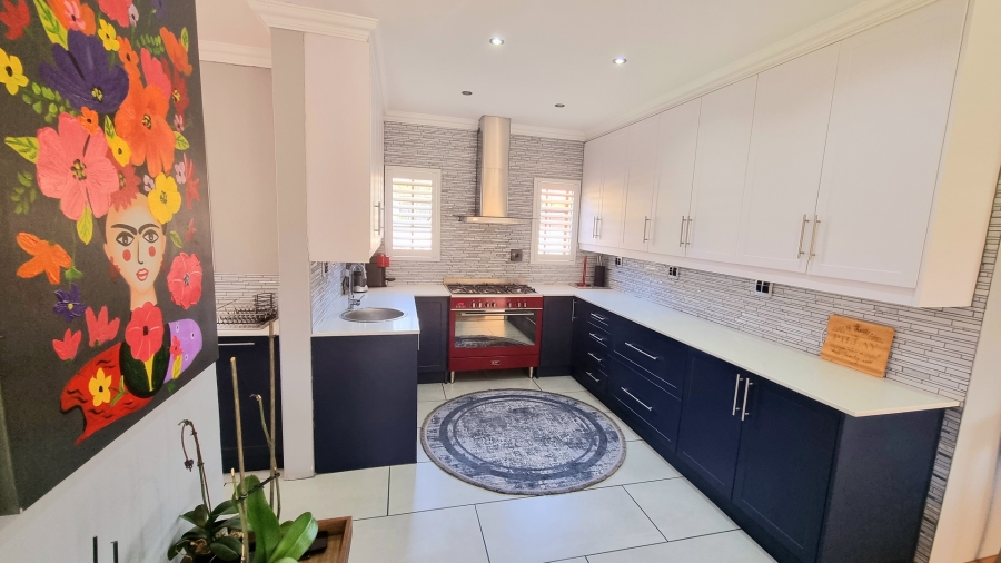 4 Bedroom Property for Sale in Noordwyk Gauteng