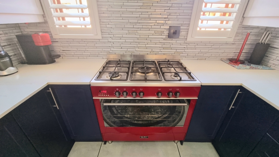 4 Bedroom Property for Sale in Noordwyk Gauteng