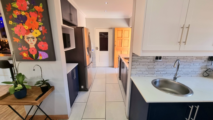 4 Bedroom Property for Sale in Noordwyk Gauteng