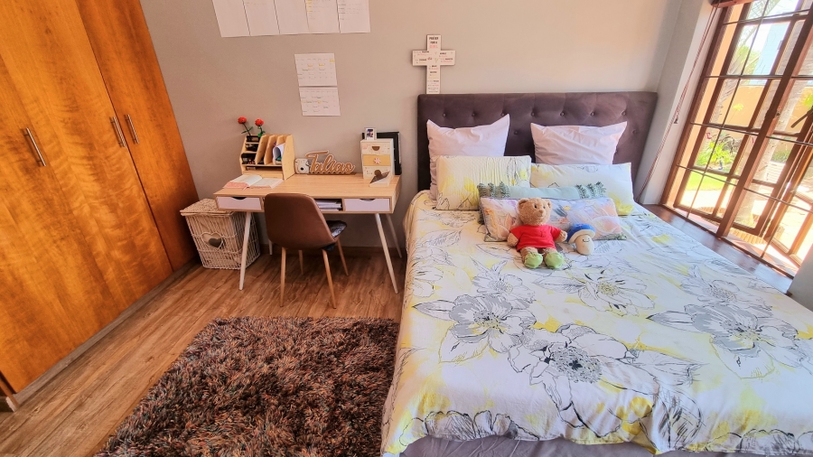 4 Bedroom Property for Sale in Noordwyk Gauteng