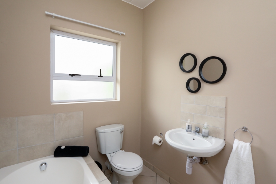 2 Bedroom Property for Sale in Edenvale Central Gauteng