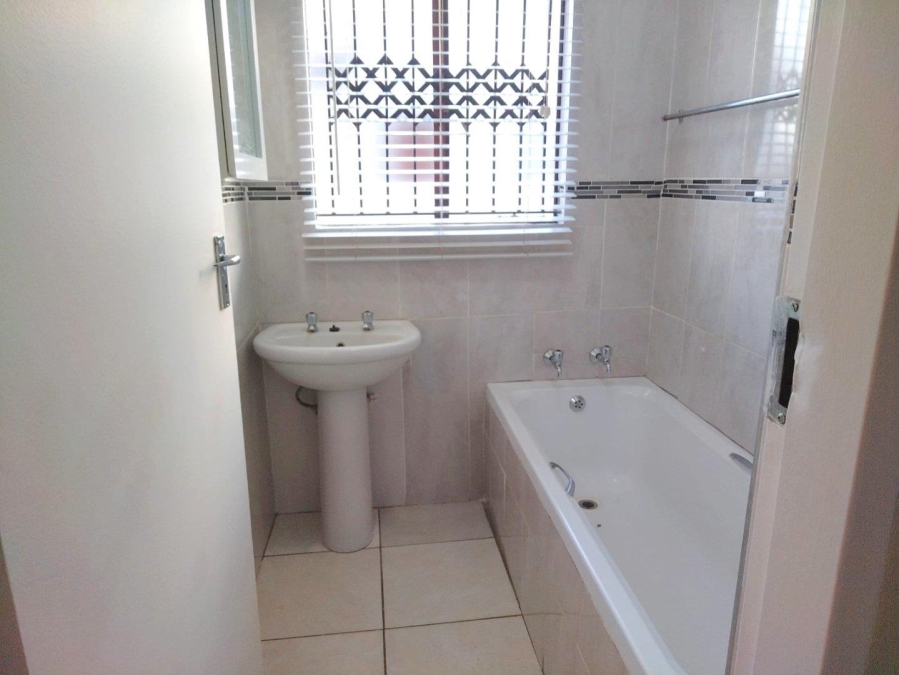 To Let 3 Bedroom Property for Rent in Elandspoort Gauteng