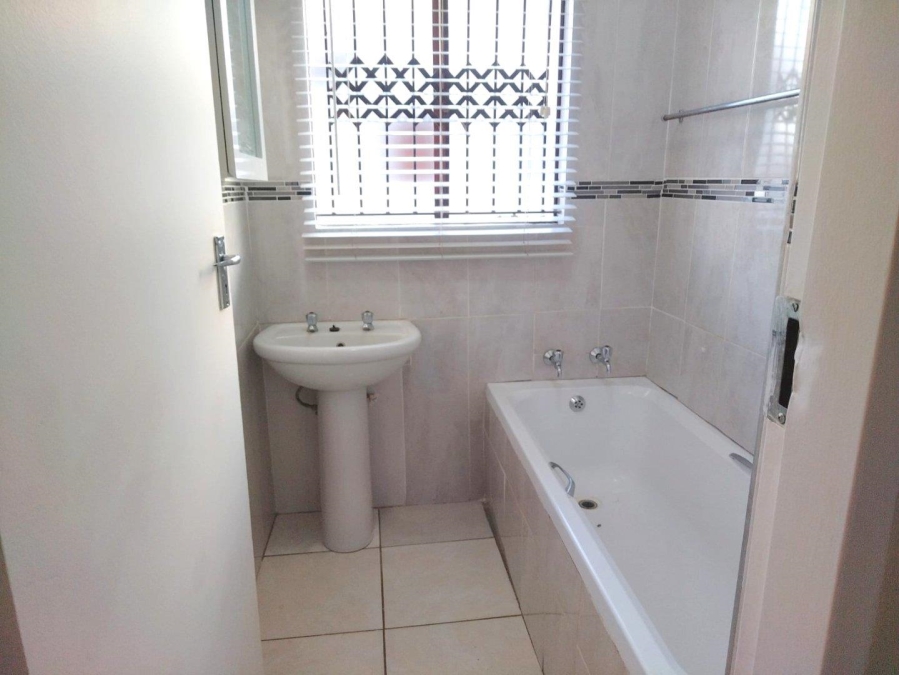 To Let 3 Bedroom Property for Rent in Elandspoort Gauteng