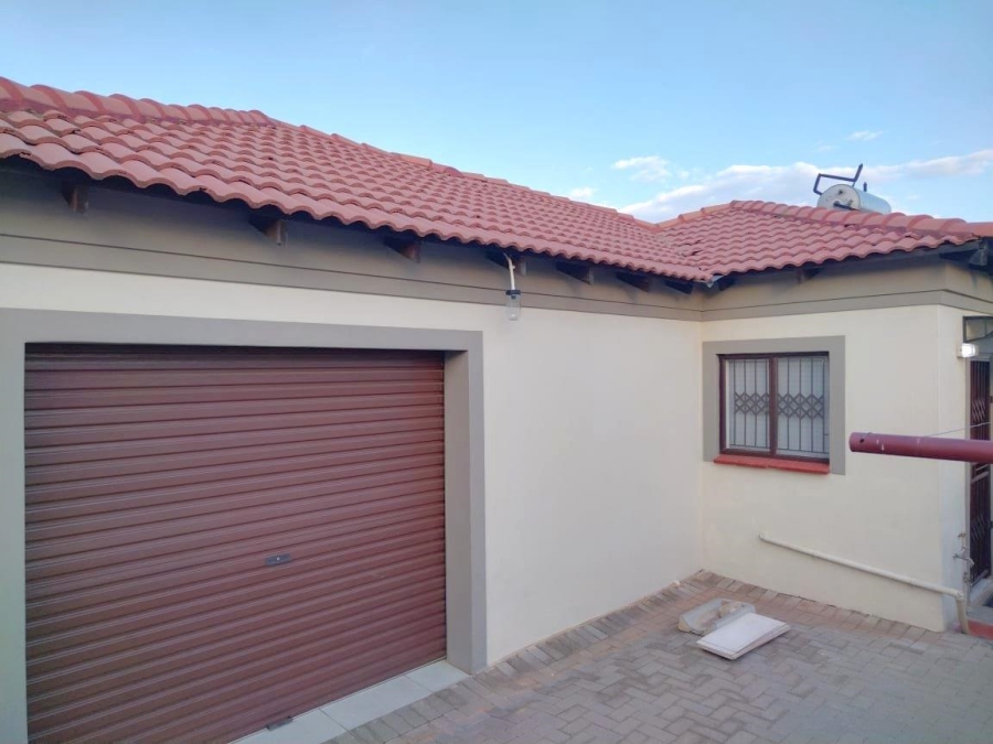 To Let 3 Bedroom Property for Rent in Elandspoort Gauteng