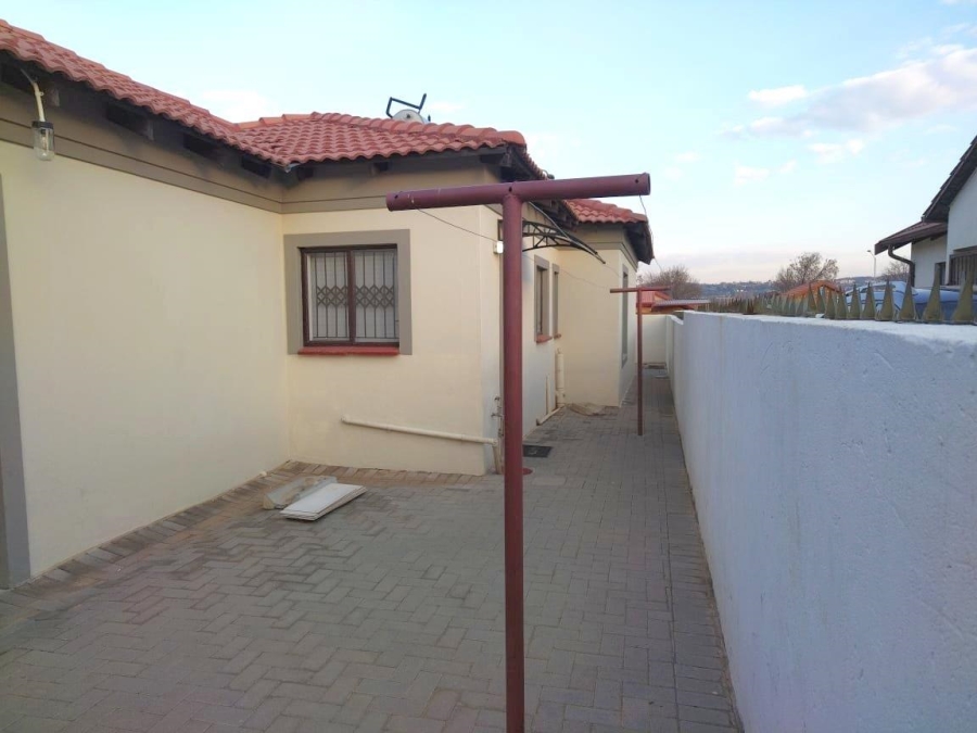 To Let 3 Bedroom Property for Rent in Elandspoort Gauteng