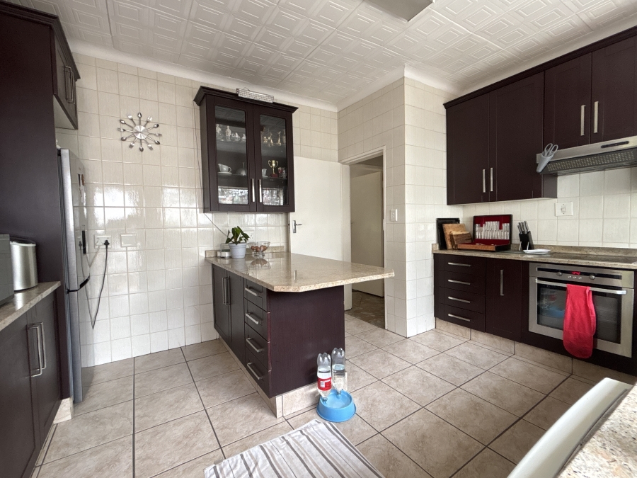4 Bedroom Property for Sale in Farrarmere Gauteng