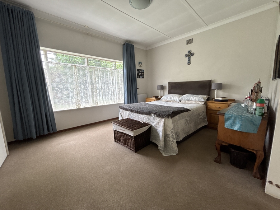 4 Bedroom Property for Sale in Farrarmere Gauteng