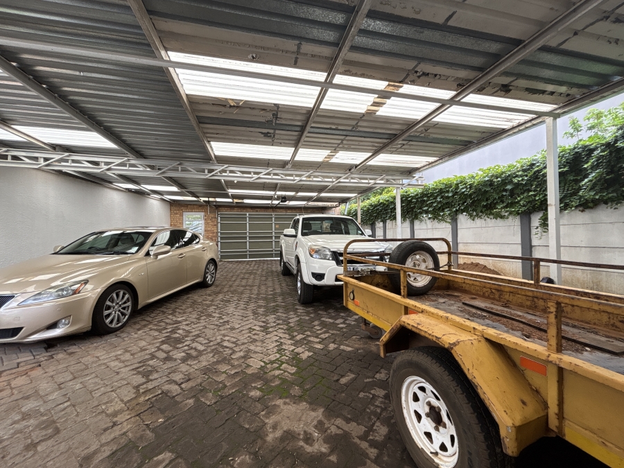 4 Bedroom Property for Sale in Farrarmere Gauteng