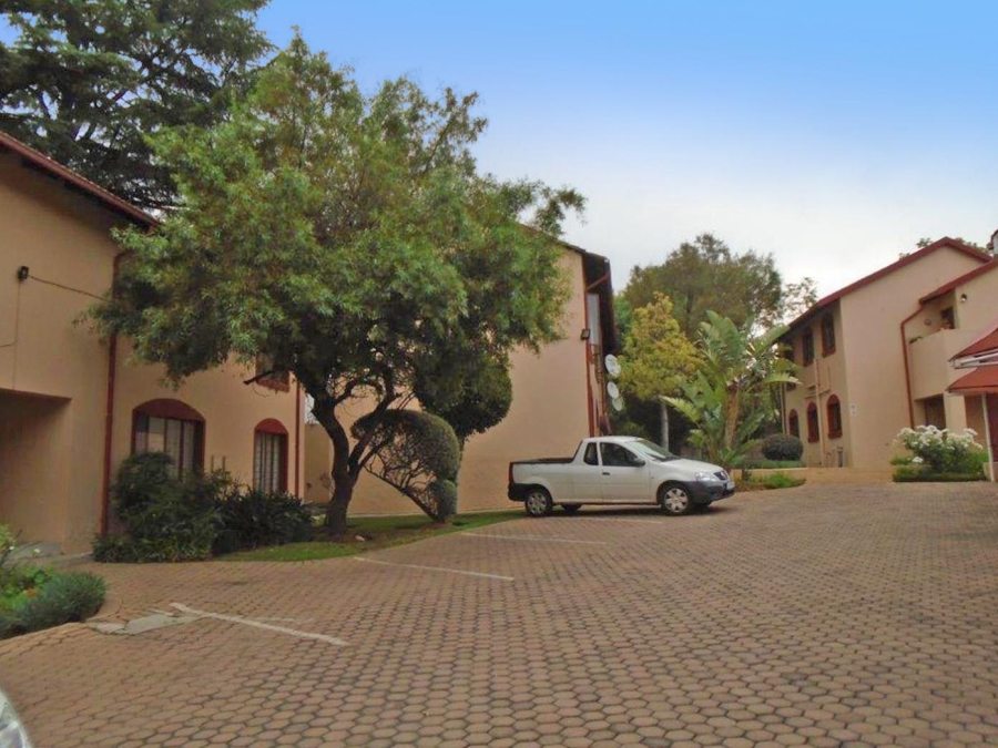 To Let 2 Bedroom Property for Rent in Linden Gauteng