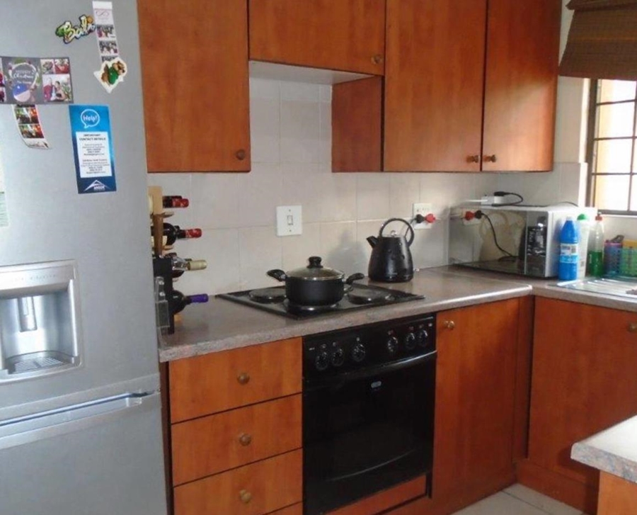 To Let 2 Bedroom Property for Rent in Linden Gauteng