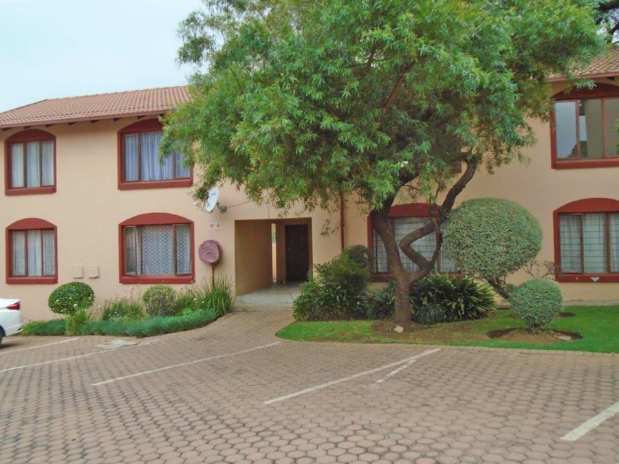 To Let 2 Bedroom Property for Rent in Linden Gauteng