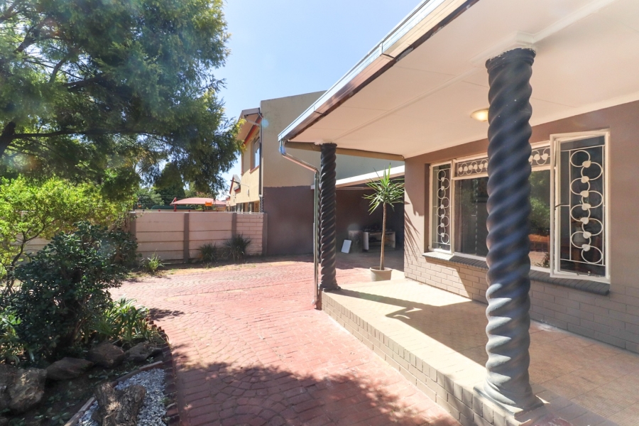 6 Bedroom Property for Sale in Northmead Gauteng
