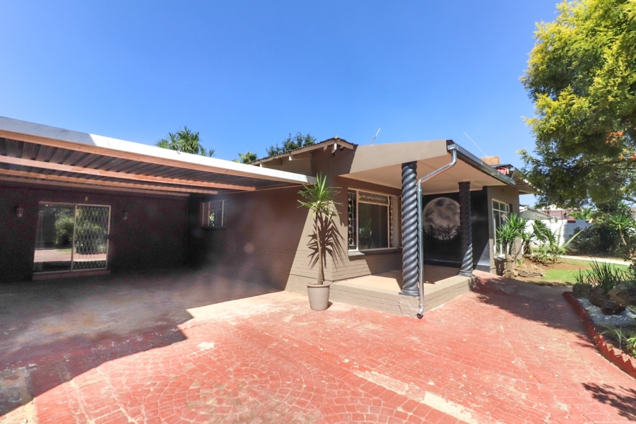 6 Bedroom Property for Sale in Northmead Gauteng