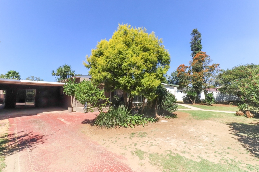 6 Bedroom Property for Sale in Northmead Gauteng