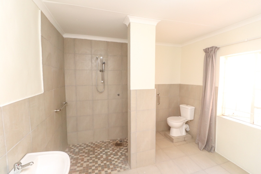 6 Bedroom Property for Sale in Northmead Gauteng