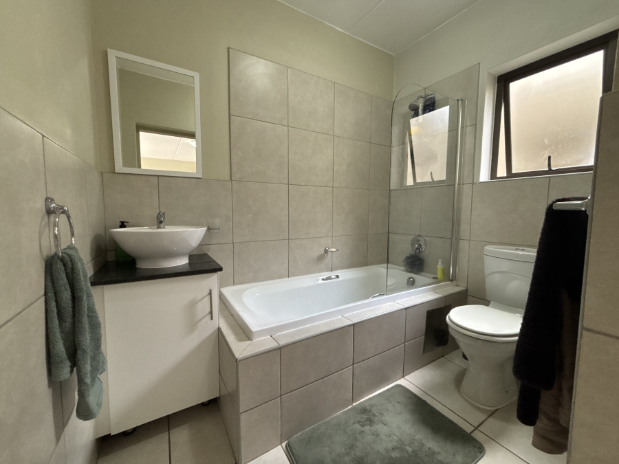 1 Bedroom Property for Sale in Brentwood Gauteng