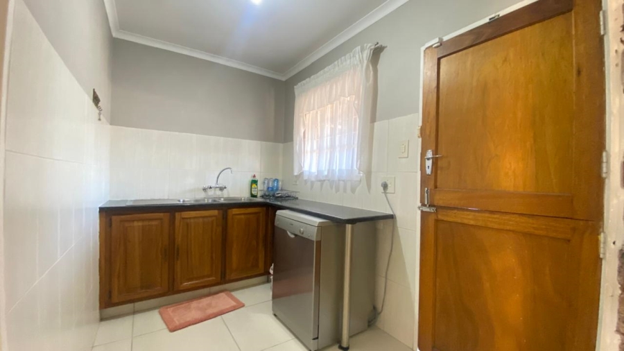 5 Bedroom Property for Sale in Moreleta Park Gauteng