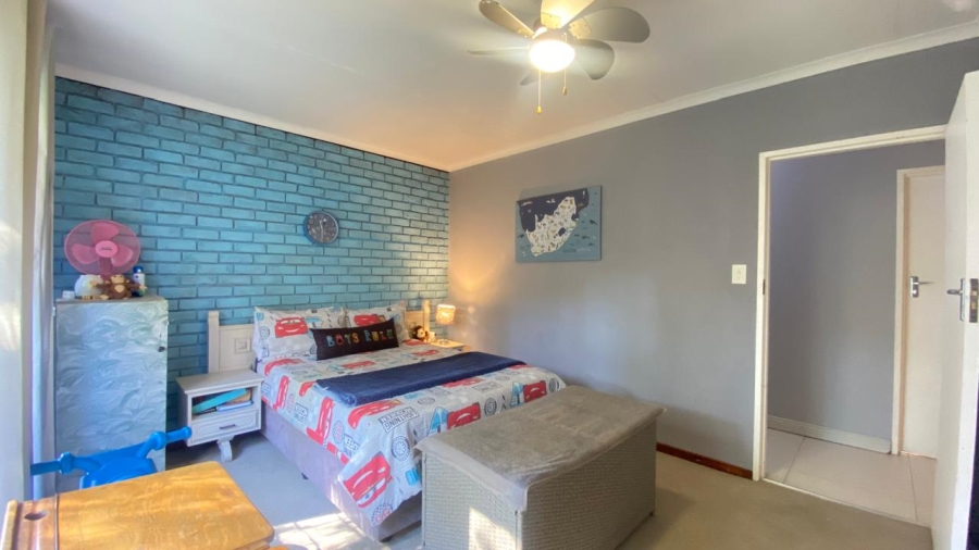 5 Bedroom Property for Sale in Moreleta Park Gauteng