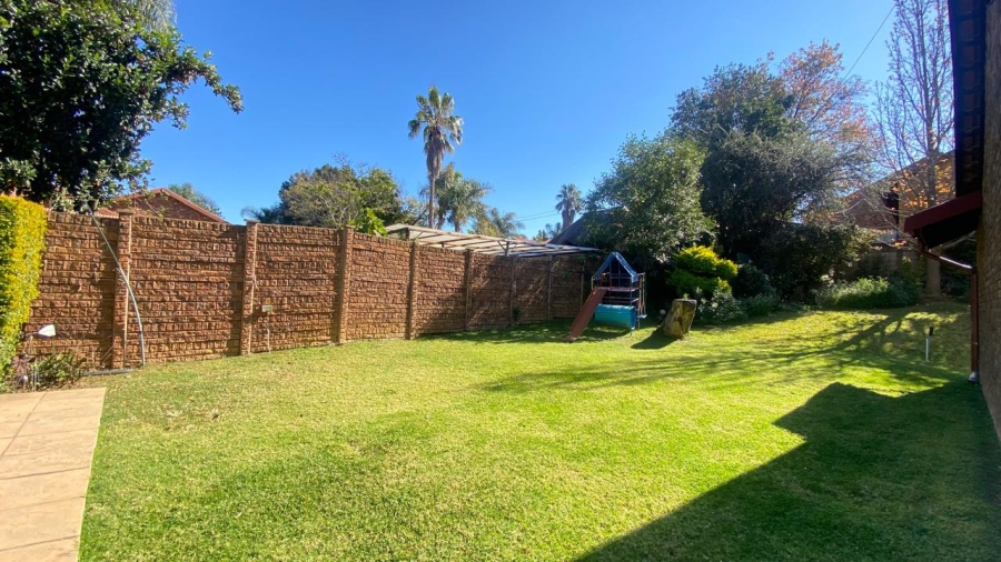 5 Bedroom Property for Sale in Moreleta Park Gauteng