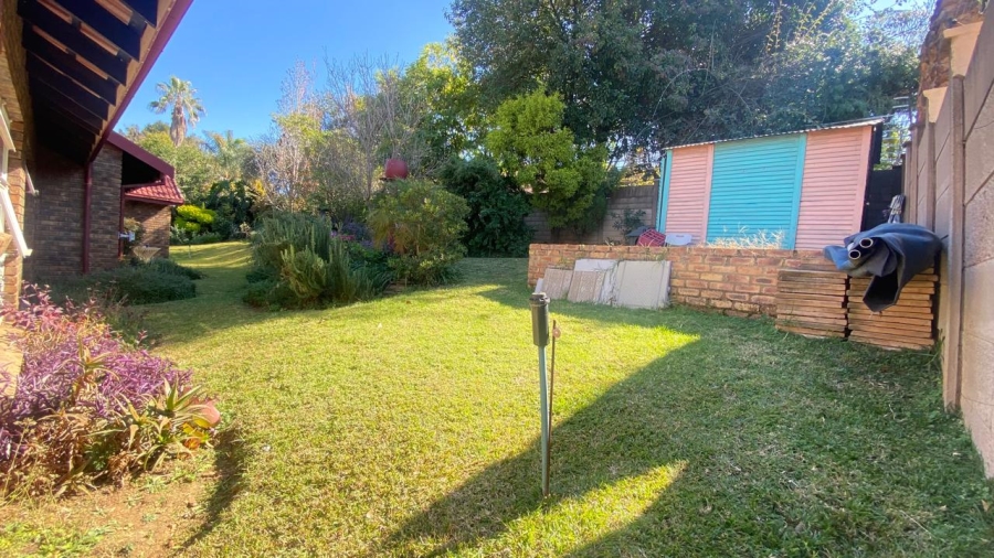 5 Bedroom Property for Sale in Moreleta Park Gauteng