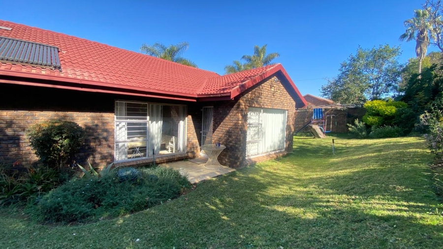 5 Bedroom Property for Sale in Moreleta Park Gauteng
