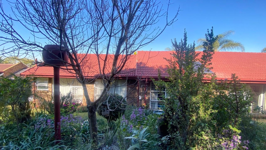 5 Bedroom Property for Sale in Moreleta Park Gauteng