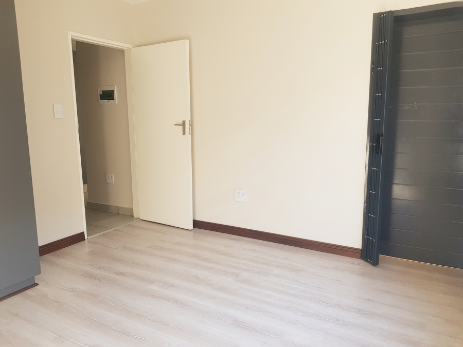 2 Bedroom Property for Sale in Raslouw Gauteng