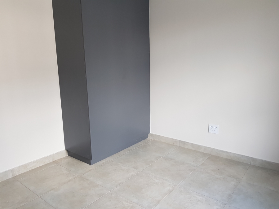 2 Bedroom Property for Sale in Raslouw Gauteng