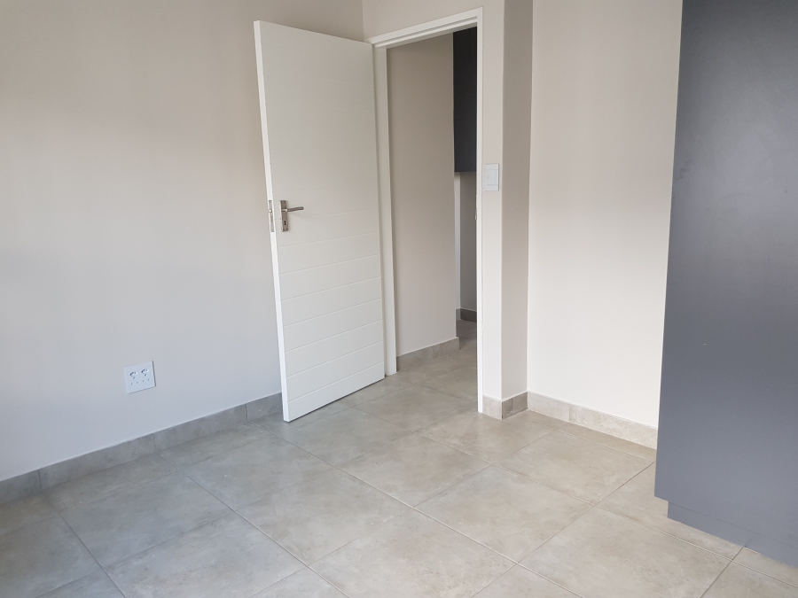 2 Bedroom Property for Sale in Raslouw Gauteng