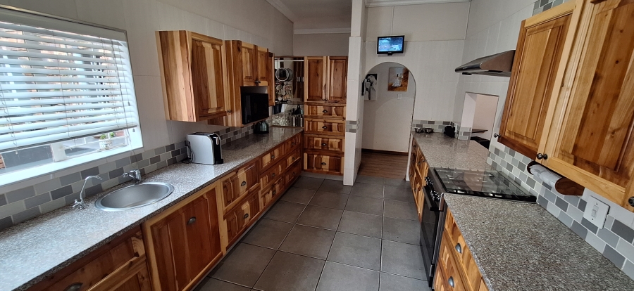 4 Bedroom Property for Sale in Val de Grace Gauteng