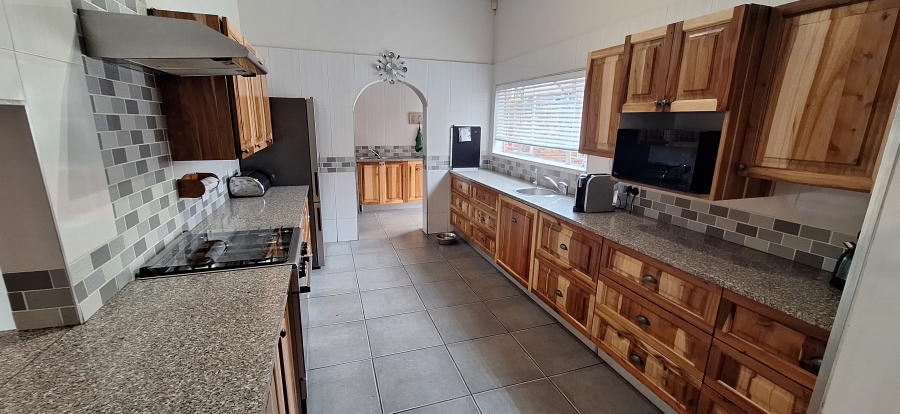 4 Bedroom Property for Sale in Val de Grace Gauteng