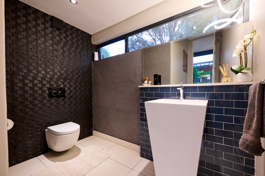 4 Bedroom Property for Sale in Waterfall Country Estate Gauteng