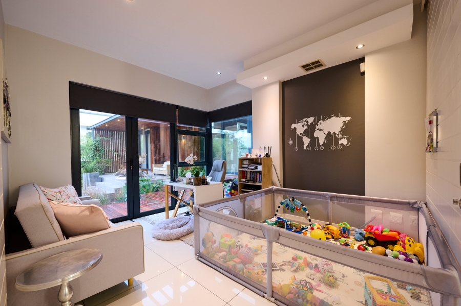 4 Bedroom Property for Sale in Waterfall Country Estate Gauteng