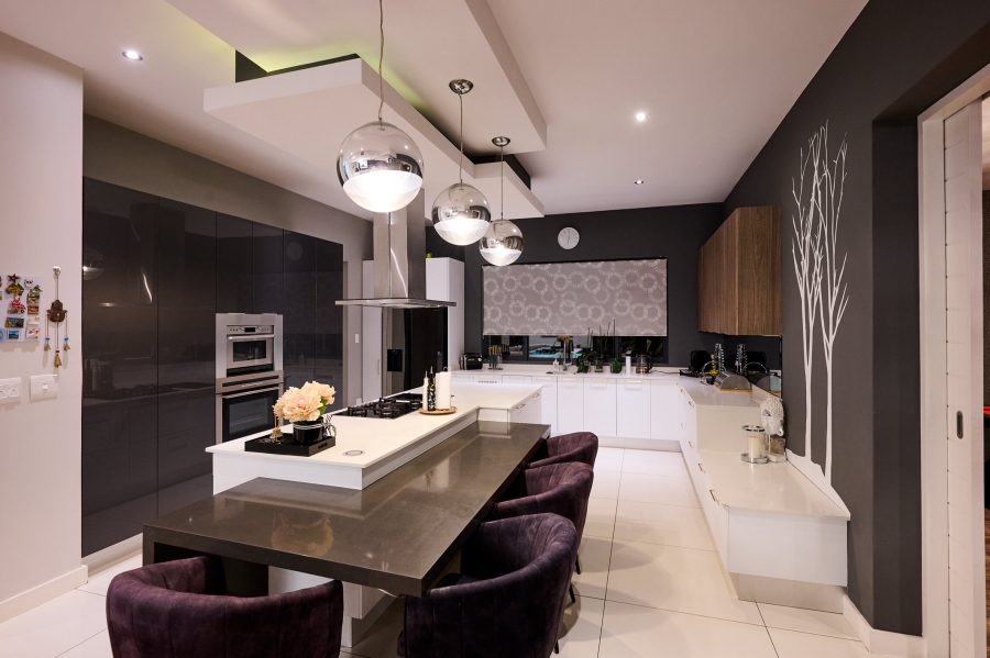4 Bedroom Property for Sale in Waterfall Country Estate Gauteng