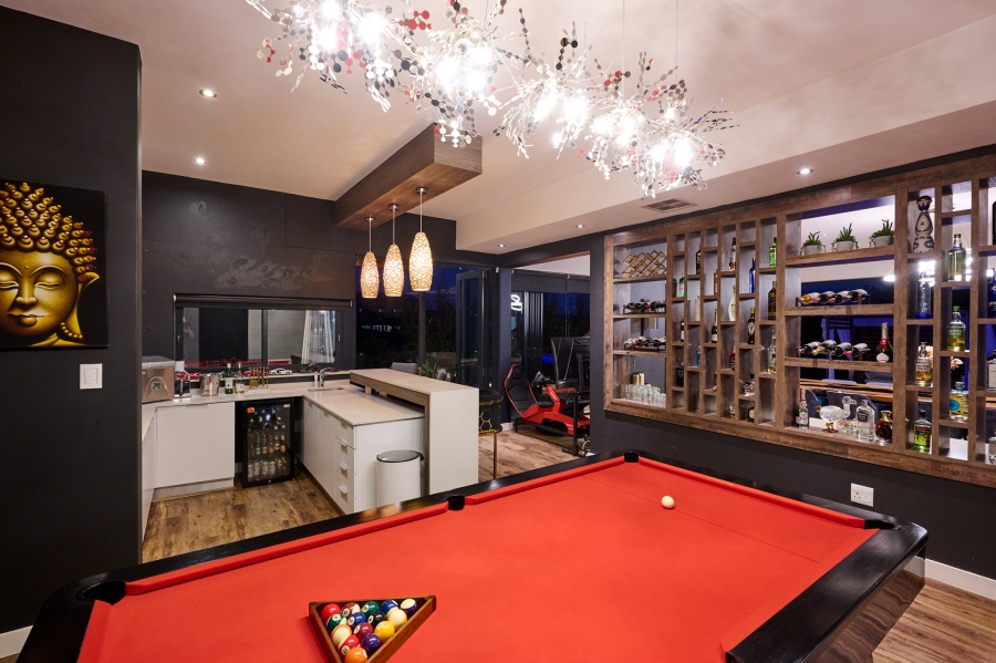 4 Bedroom Property for Sale in Waterfall Country Estate Gauteng