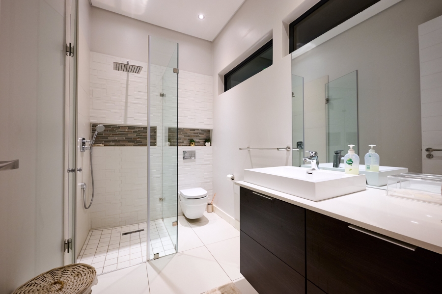4 Bedroom Property for Sale in Waterfall Country Estate Gauteng