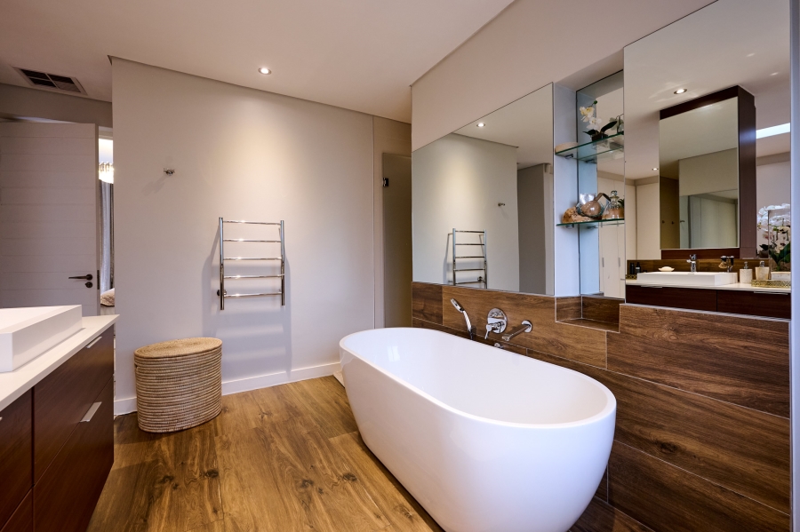4 Bedroom Property for Sale in Waterfall Country Estate Gauteng