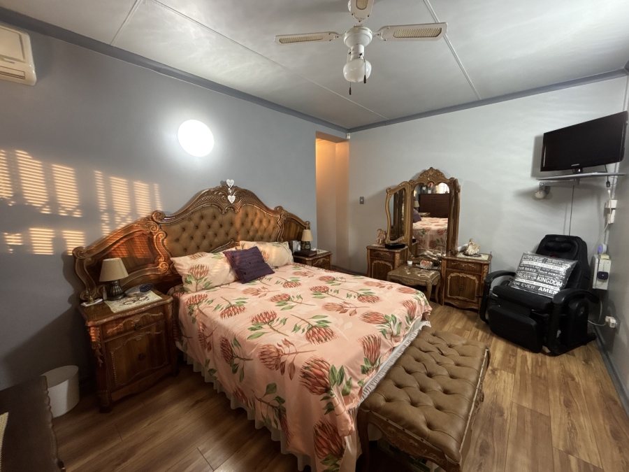 3 Bedroom Property for Sale in Farrarmere Gauteng