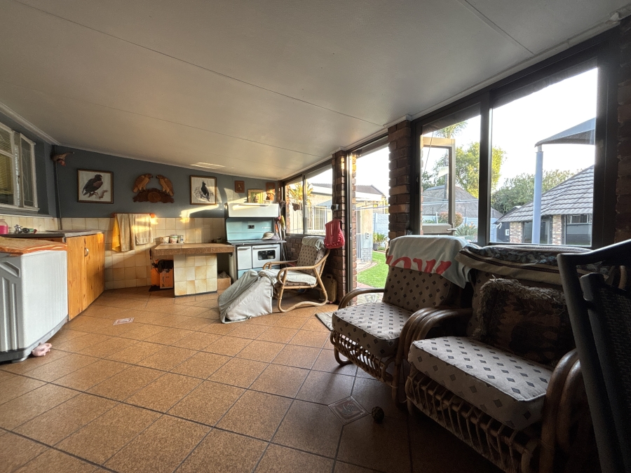 3 Bedroom Property for Sale in Farrarmere Gauteng