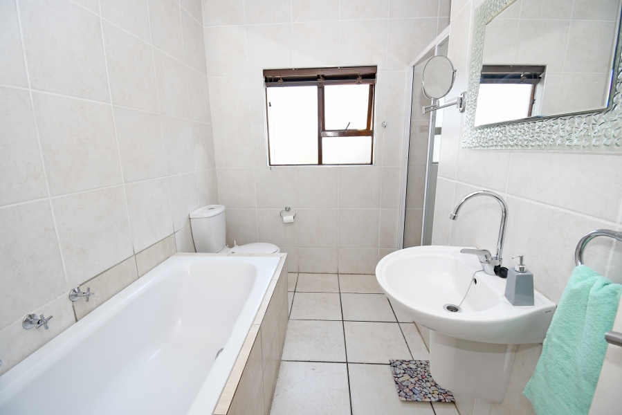 To Let 3 Bedroom Property for Rent in Sunninghill Gauteng