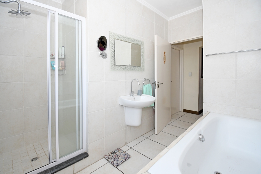 To Let 3 Bedroom Property for Rent in Sunninghill Gauteng