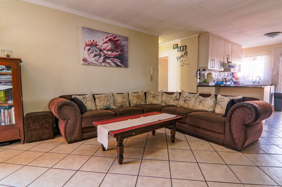 2 Bedroom Property for Sale in Pierre Van Ryneveld Gauteng