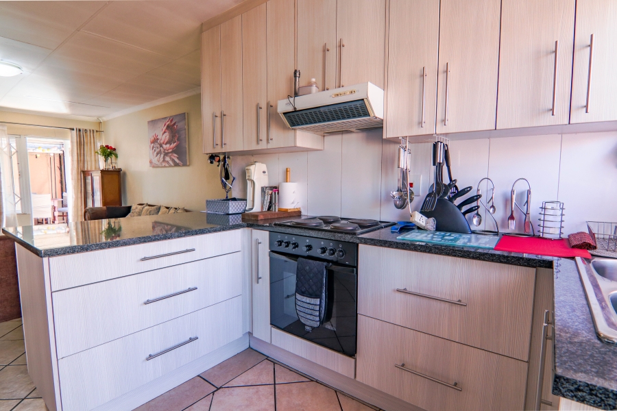 2 Bedroom Property for Sale in Pierre Van Ryneveld Gauteng