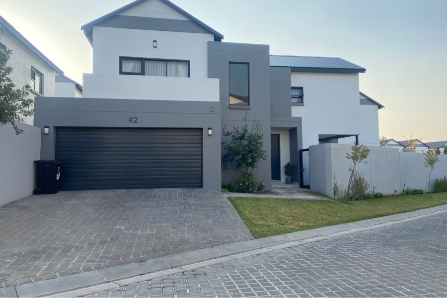 3 Bedroom Property for Sale in Broadacres Gauteng