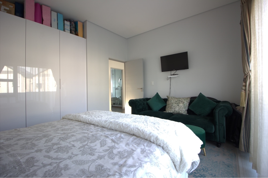 3 Bedroom Property for Sale in Broadacres Gauteng