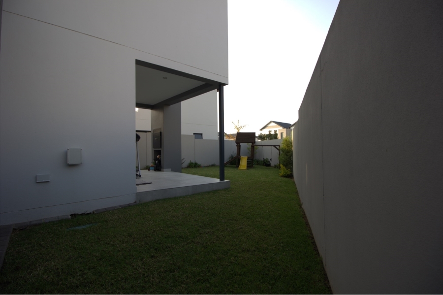3 Bedroom Property for Sale in Broadacres Gauteng